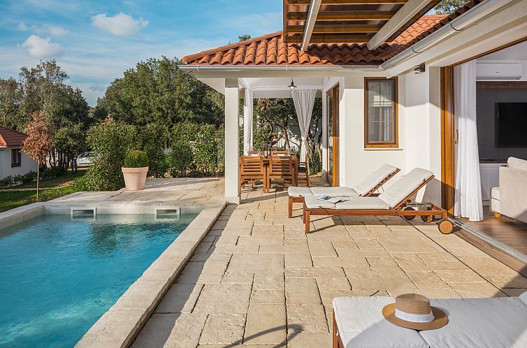 Vakantiehuis Luxury Beachside Villa Porto Bus