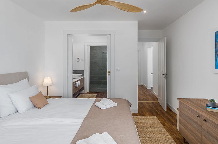 Vakantiehuis Luxury Beachside Villa Porto Bus