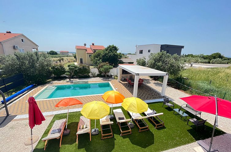 Vakantiehuis mit privatem beheiztem Schwimmbad