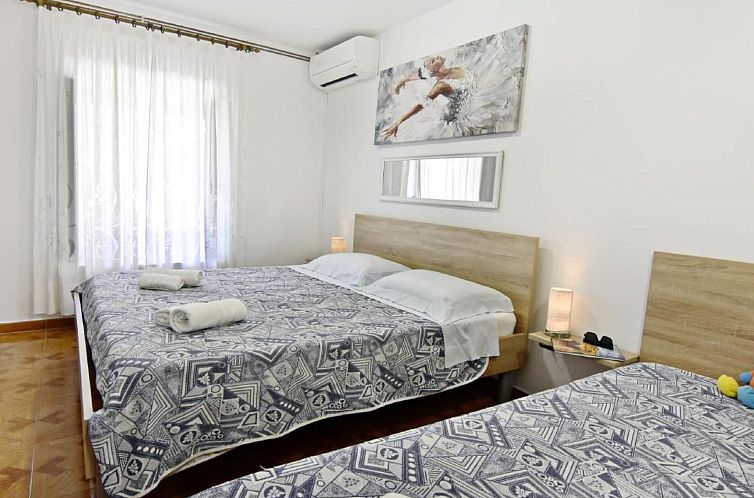 Appartement in Murine mit Großer Terrasse