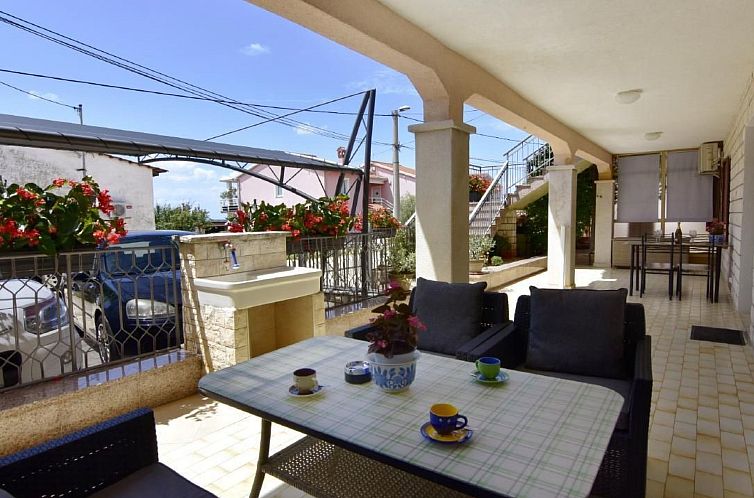 Appartement in Murine mit Großer Terrasse