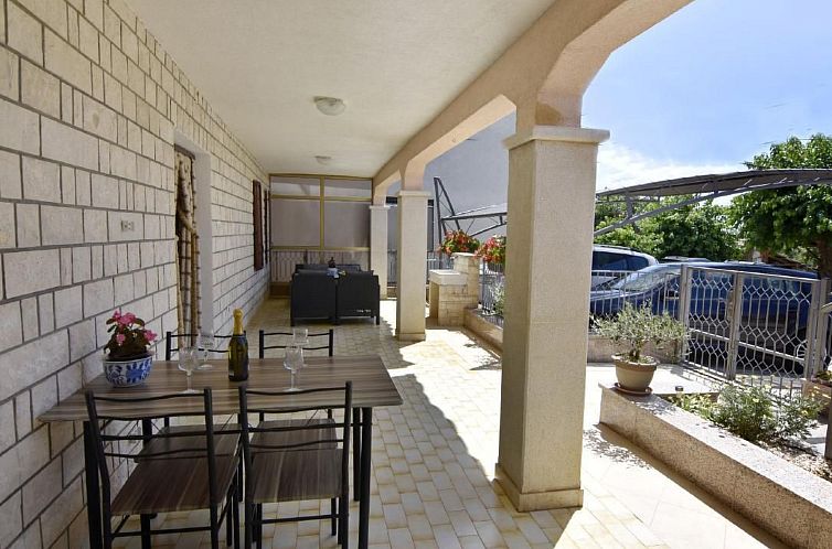 Appartement in Murine mit Großer Terrasse