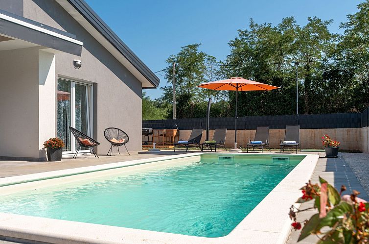 Vakantiehuis Villa mit privatem Pool in einer ruhigen Gegend