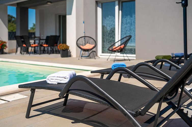 Vakantiehuis Villa mit privatem Pool in einer ruhigen Gegend