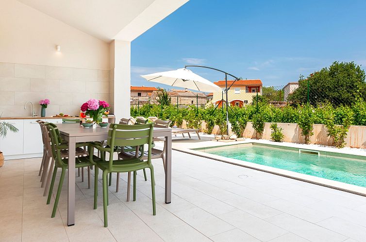 Vakantiehuis Echo villa, Istra, Pool Jacuzzi, BBQ, Haustierf