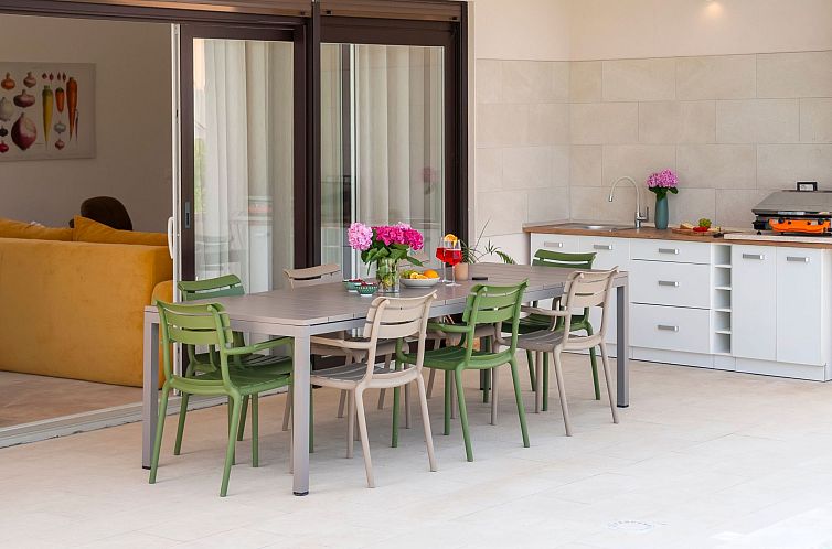 Vakantiehuis Echo villa, Istra, Pool Jacuzzi, BBQ, Haustierf