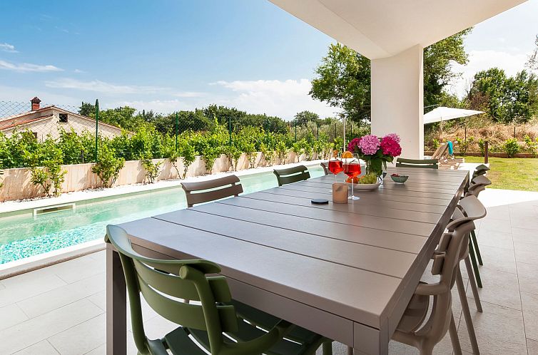 Vakantiehuis Echo villa, Istra, Pool Jacuzzi, BBQ, Haustierf