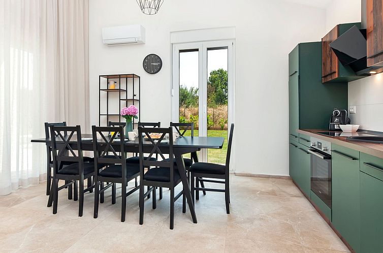 Vakantiehuis Echo villa, Istra, Pool Jacuzzi, BBQ, Haustierf