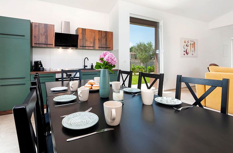 Vakantiehuis Echo villa, Istra, Pool Jacuzzi, BBQ, Haustierf