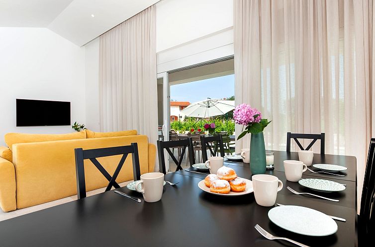 Vakantiehuis Echo villa, Istra, Pool Jacuzzi, BBQ, Haustierf