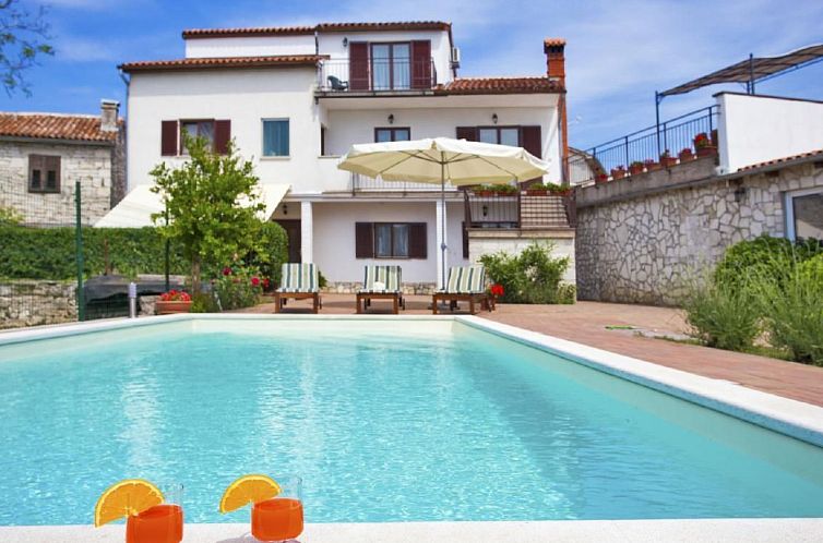 Vakantiehuis im Dorf Kujići