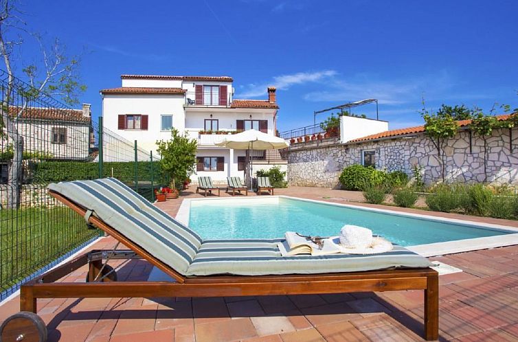 Vakantiehuis im Dorf Kujići