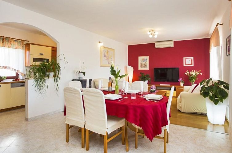 Vakantiehuis im Dorf Kujići