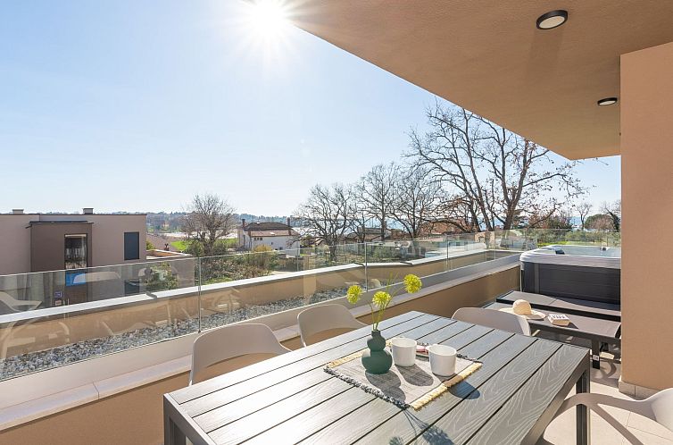 Appartement Villa Querchus Penthouse 8 partment mit Jacuzzi