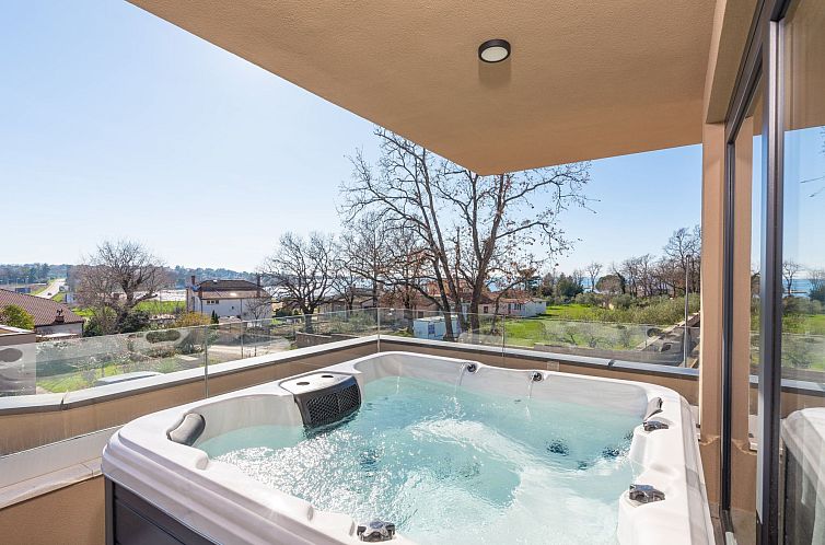 Appartement Villa Querchus Penthouse 8 partment mit Jacuzzi