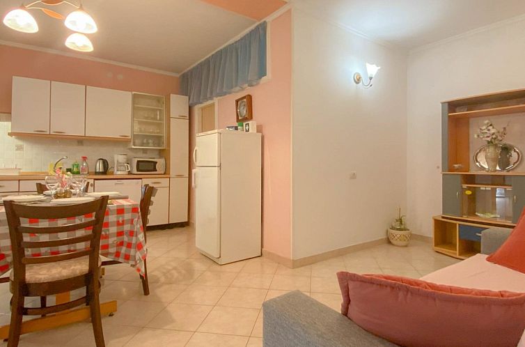 Appartement Pjero mit schöner Terrasse