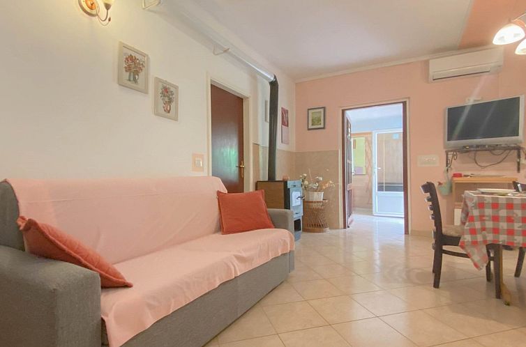 Appartement Pjero mit schöner Terrasse