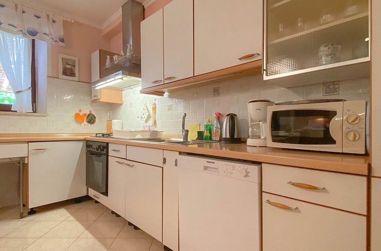 Appartement Pjero mit schöner Terrasse