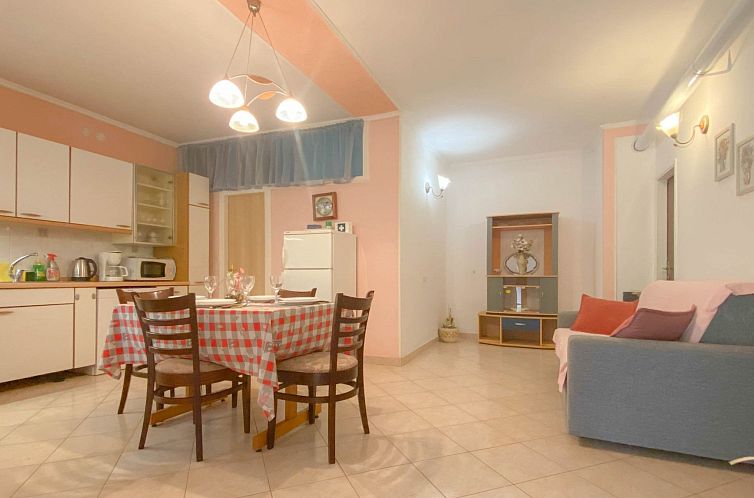 Appartement Pjero mit schöner Terrasse