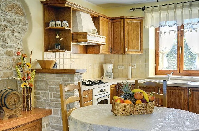 Appartement Appartement in Rakalj mit Großem Garten und Pan