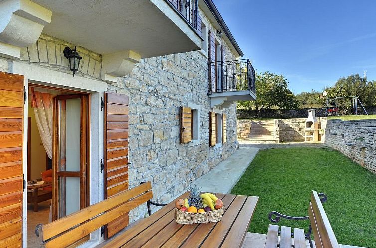 Appartement Appartement in Rakalj mit Großem Garten und Pan