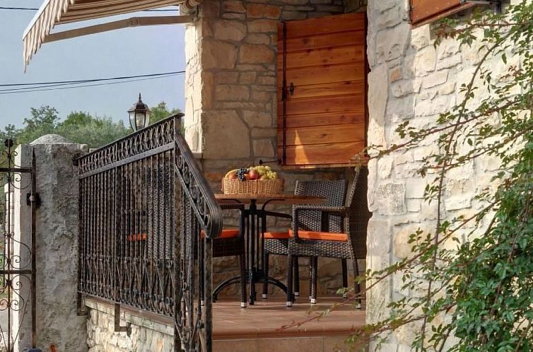 Vakantiehuis in Rakalj mit Großem Garten und Panoramablick