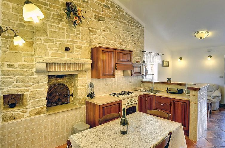 Vakantiehuis in Rakalj mit Großem Garten und Panoramablick