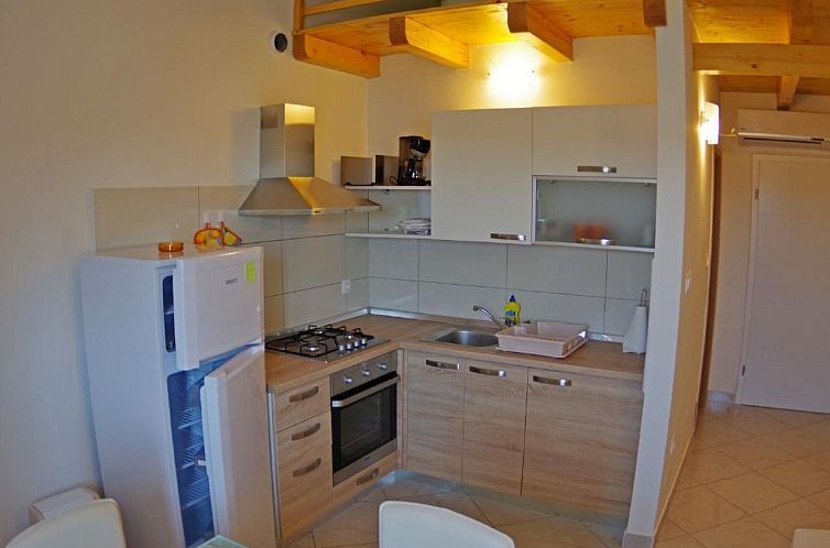 Appartement Appartement in Rakalj mit gemeinsamem Pool, Terr