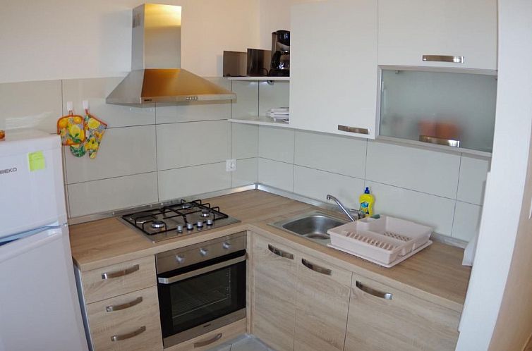 Appartement Appartement in Rakalj mit gemeinsamem Pool, Terr