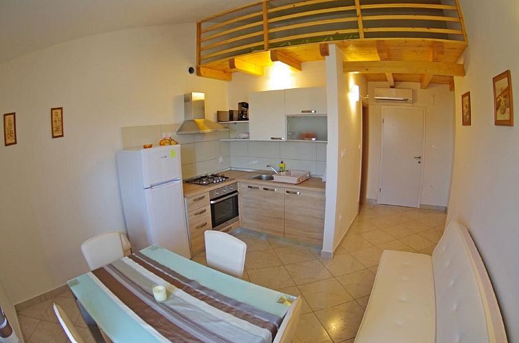 Appartement Appartement in Rakalj mit gemeinsamem Pool, Terr