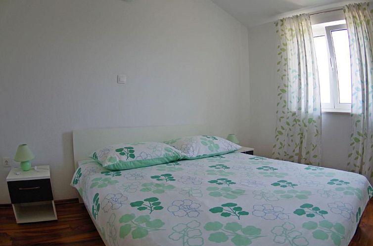 Appartement Appartement in Rakalj mit gemeinsamem Pool, Terr