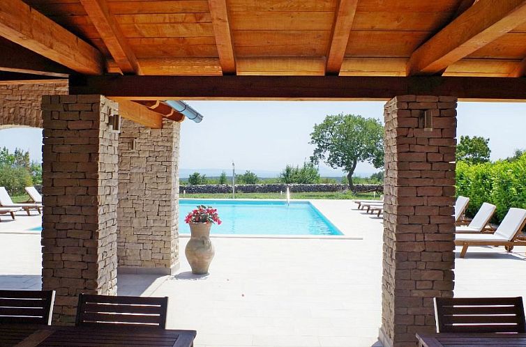 Appartement Appartement in Rakalj mit gemeinsamem Pool, Terr