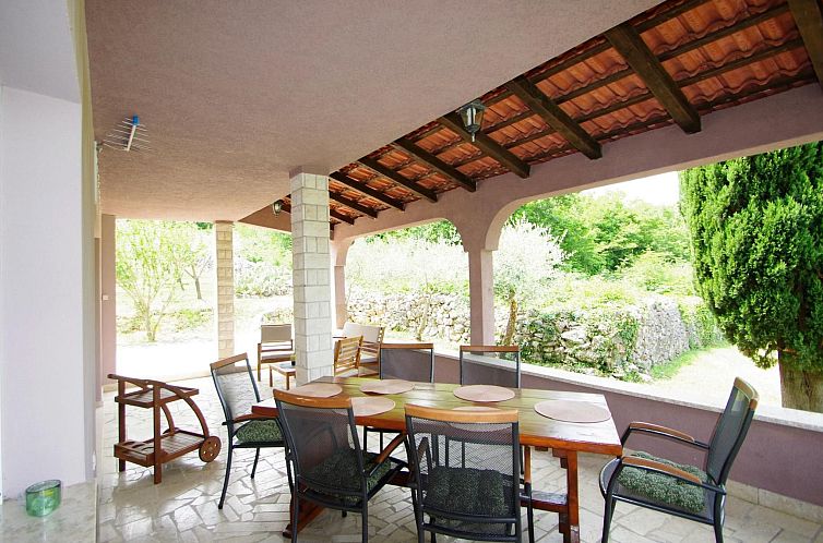 Appartement in Rakalj mit privatem Parkplatz