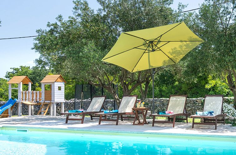 Vakantiehuis Villa mit privatem Pool und großem Garten