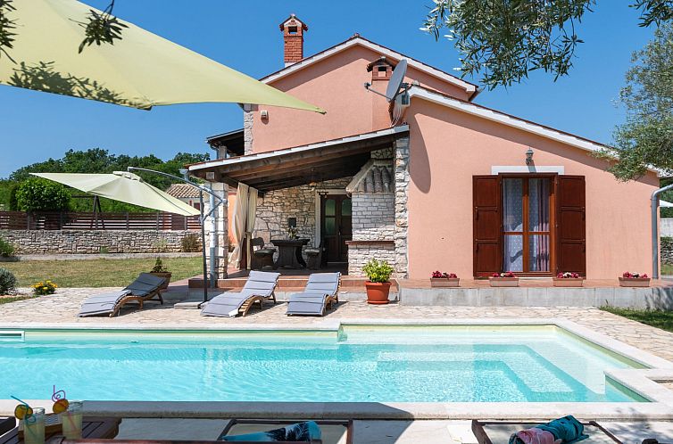 Vakantiehuis Villa mit privatem Pool und großem Garten