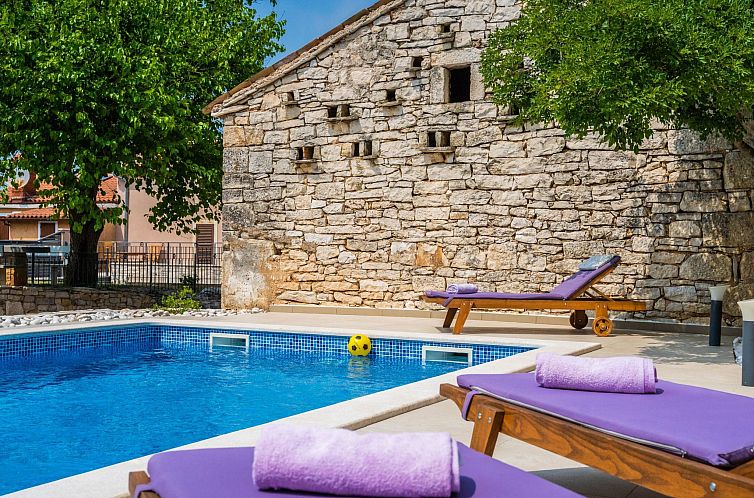 Vakantiehuis Luxuriöse Villa auf großem Privatgrundstück