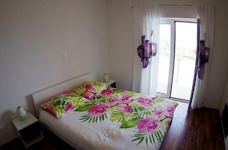 Appartement in Rakalj mit Grill, Garten und Terrasse