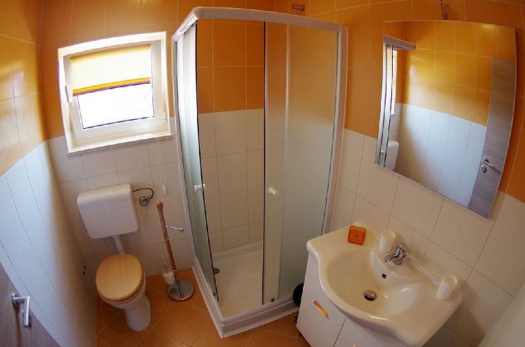 Appartement in Rakalj mit Grill, Garten und Terrasse