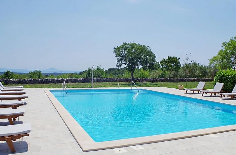 Appartement in Rakalj mit Grill, Garten und Terrasse
