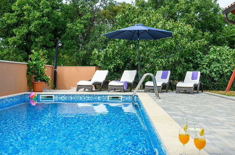 Vakantiehuis Villa mit privatem Pool auf einem 4000 Quadratm