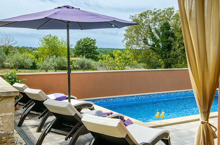 Vakantiehuis Villa mit privatem Pool auf einem 4000 Quadratm
