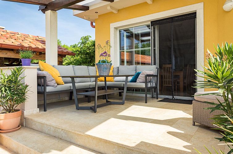 Vakantiehuis Villa Krase mit Pool