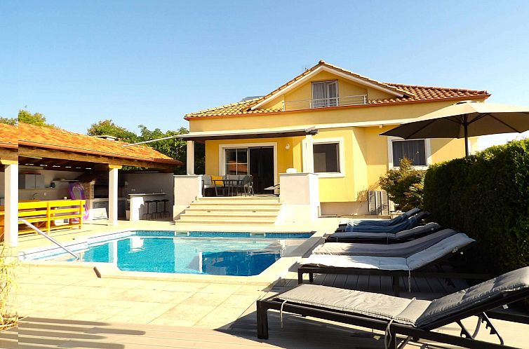 Vakantiehuis Villa Krase mit Pool