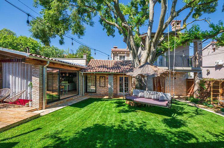 Vakantiehuis Rustic cozy house Pupy mit private pool und kin