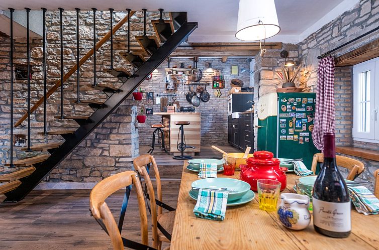 Vakantiehuis Rustic cozy house Pupy mit private pool und kin