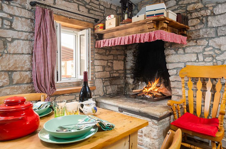 Vakantiehuis Rustic cozy house Pupy mit private pool und kin