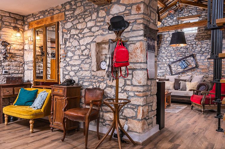Vakantiehuis Rustic cozy house Pupy mit private pool und kin