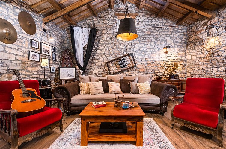 Vakantiehuis Rustic cozy house Pupy mit private pool und kin