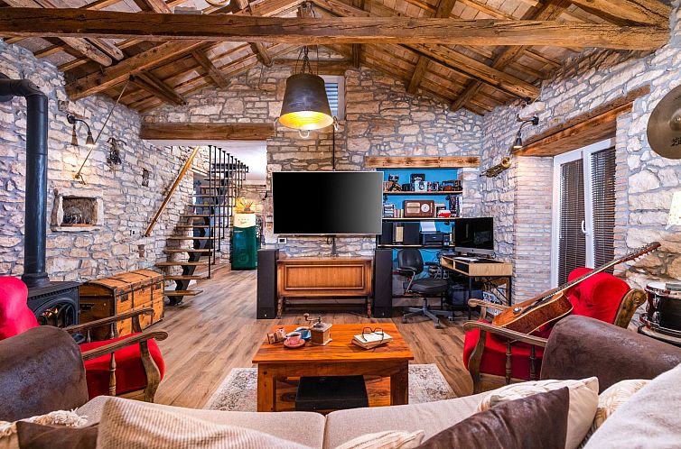Vakantiehuis Rustic cozy house Pupy mit private pool und kin