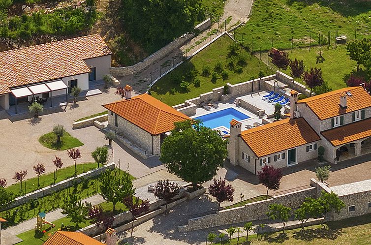 Guest house 10117205 - Holiday property Istria - Vakantiehuis Villa Škavre